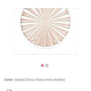 OFRA cosmetics/highlighter -Glazed donut!